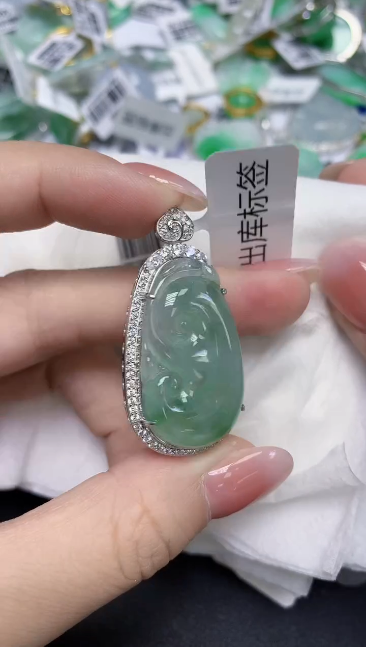 颈饰未镶嵌翡翠天然缅甸翡翠A货多样性发一件
