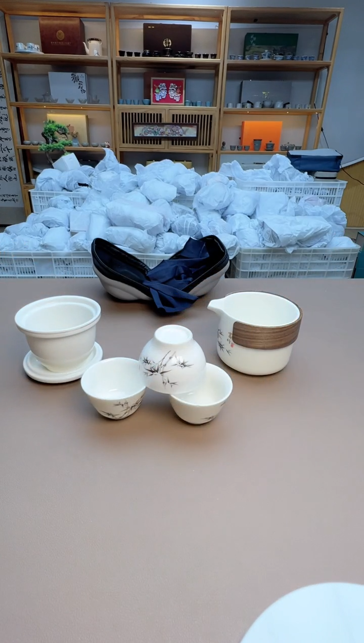 【闪购商品】摆件瓷制品S1111111111111