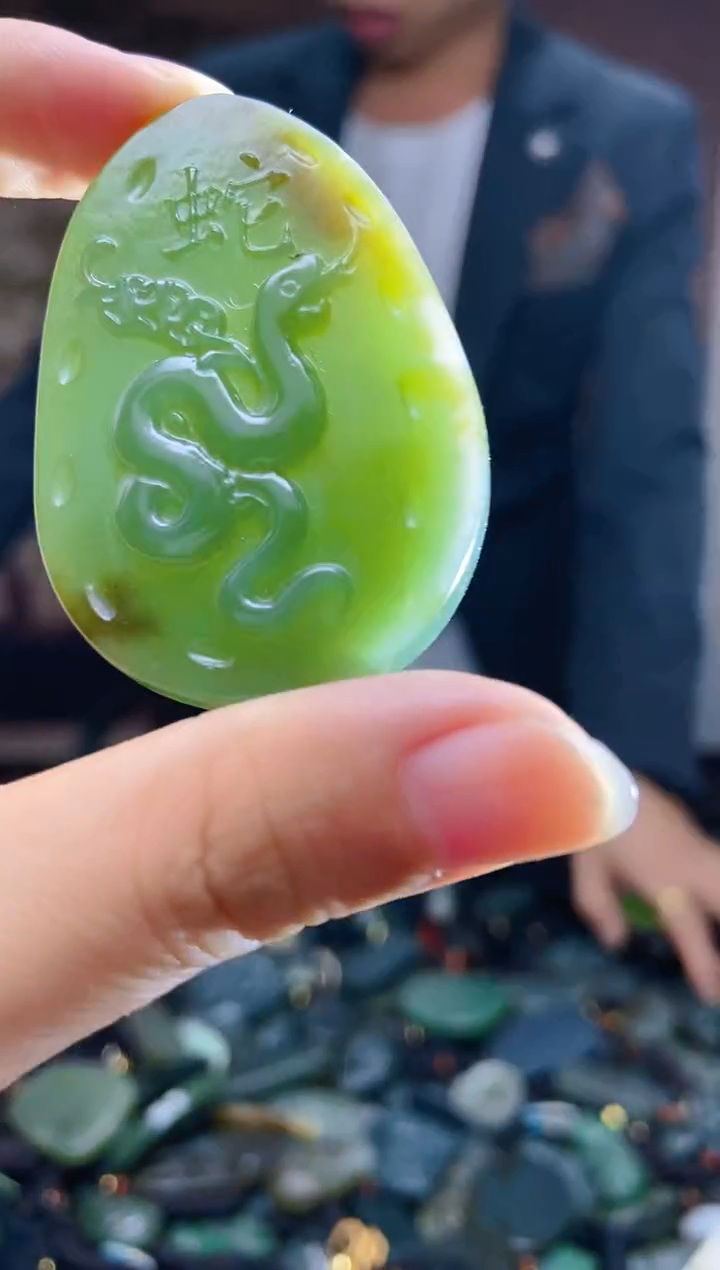 颈饰未镶嵌和田玉1