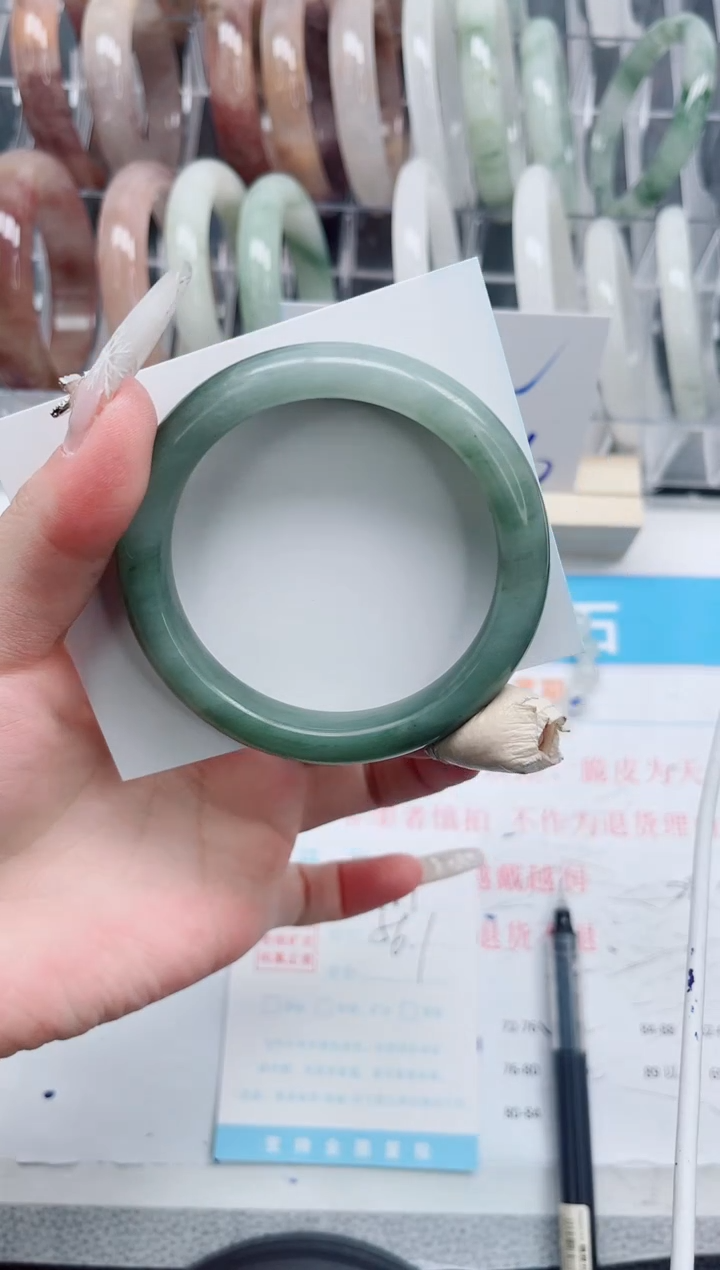 【闪购商品】石英质玉手镯未镶嵌A359-56.1