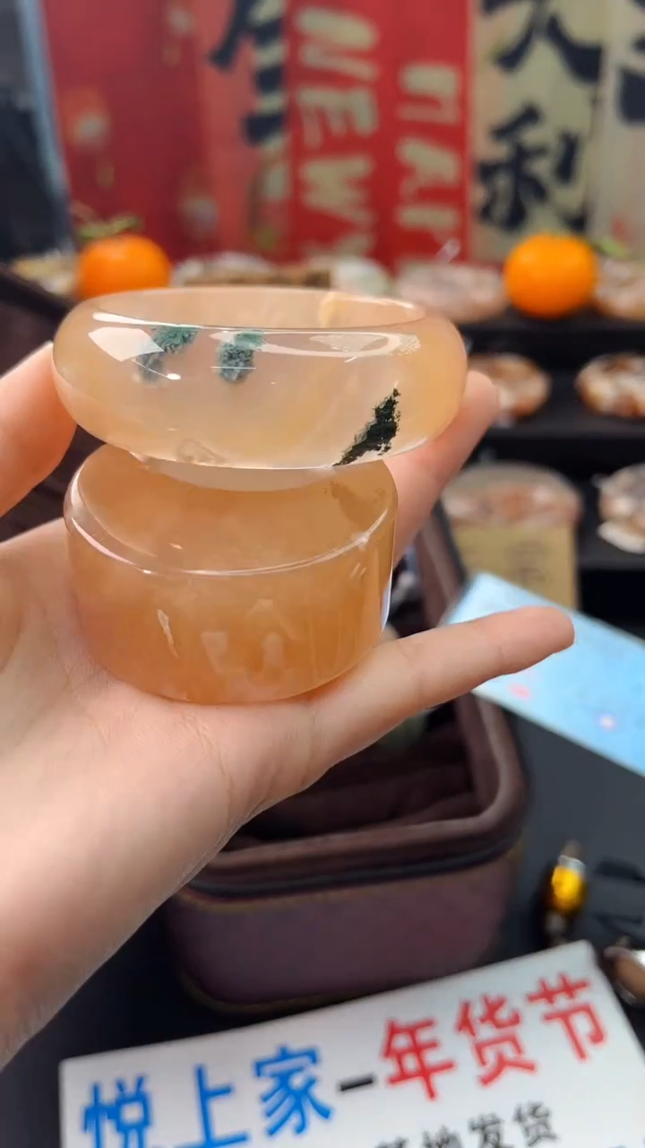 【闪购商品】石英质玉手镯未镶嵌赠送镯心（54圈口）