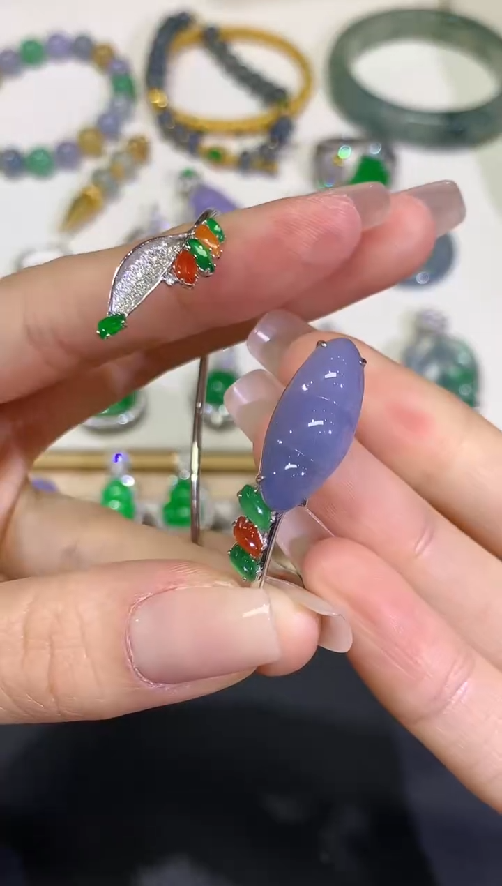 【闪购商品】翡翠颈饰18K金镶嵌团购30