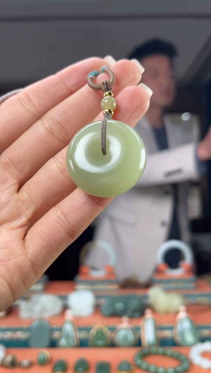 颈饰未镶嵌和田玉佩佩30mm左右