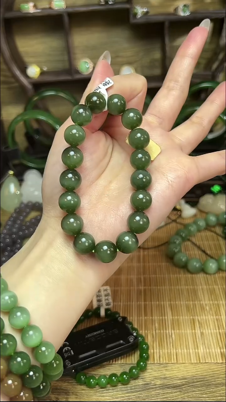 手串未镶嵌和田玉俄料碧玉猫眼