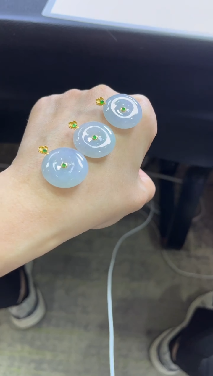 【闪购商品】翡翠颈饰18K金镶嵌V36多样性发一件/配绳子