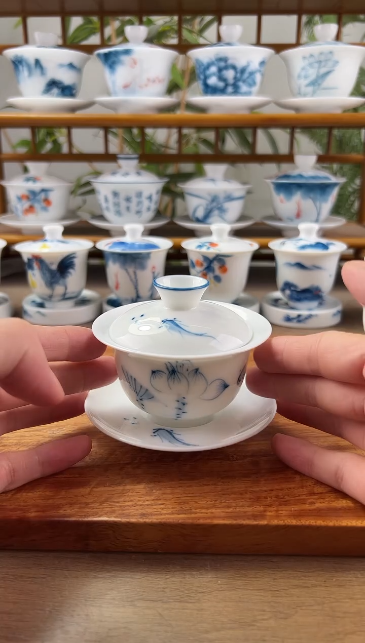 微瑕荷花鱼聚80ml三才盖碗