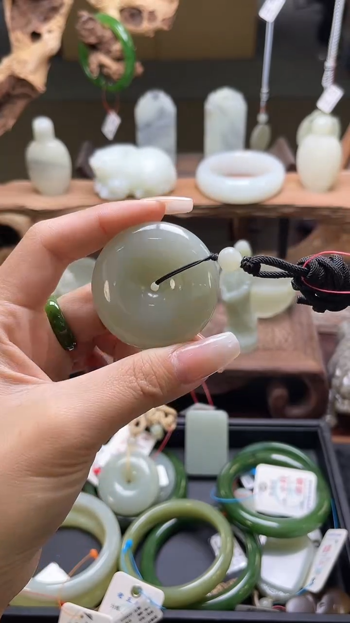 【闪购商品】和田玉吊坠未镶嵌且末青白平安扣9004235