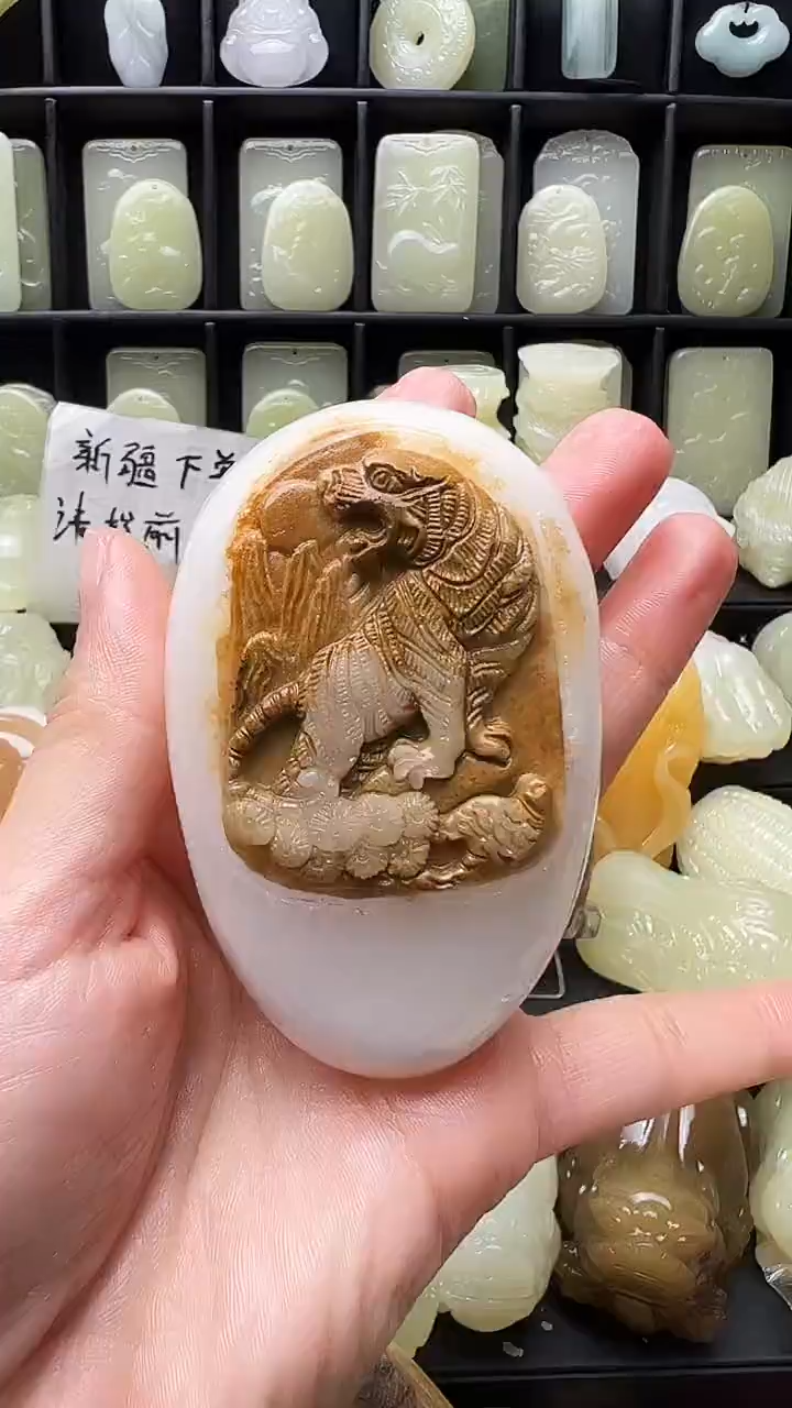 石材远****虾奇石，手把件