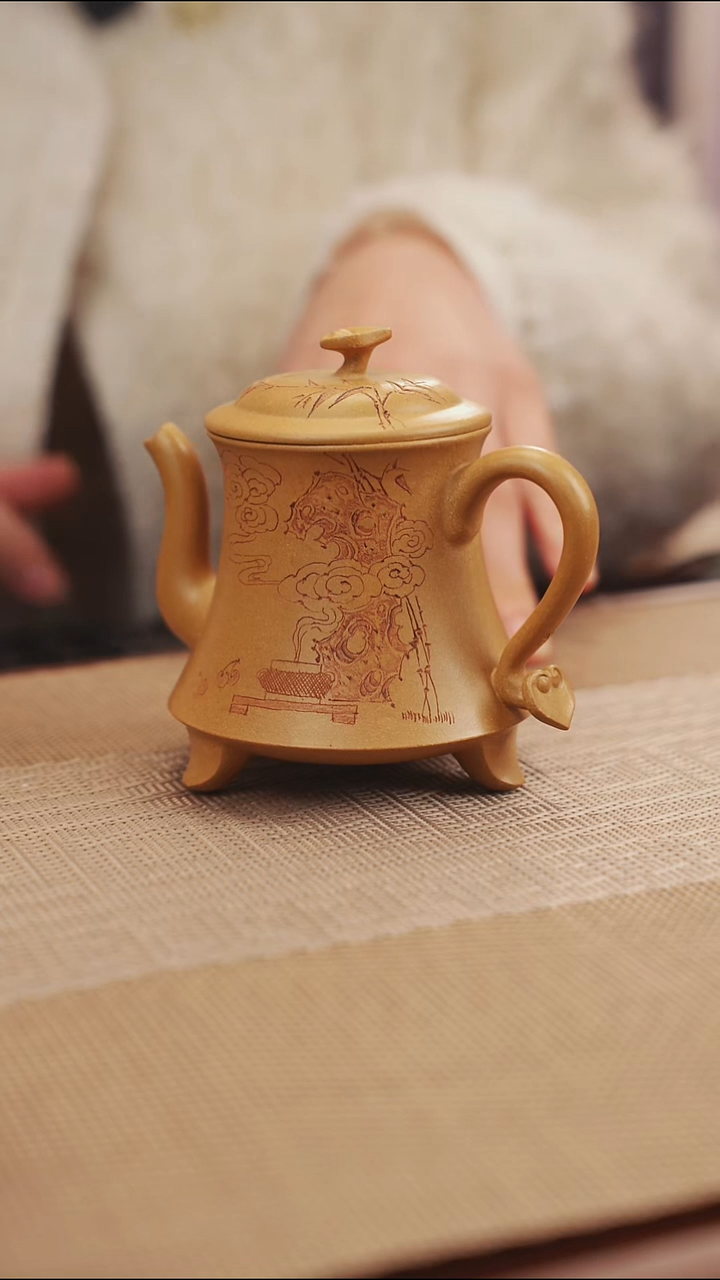 原矿黄金段三角如意紫砂壶8