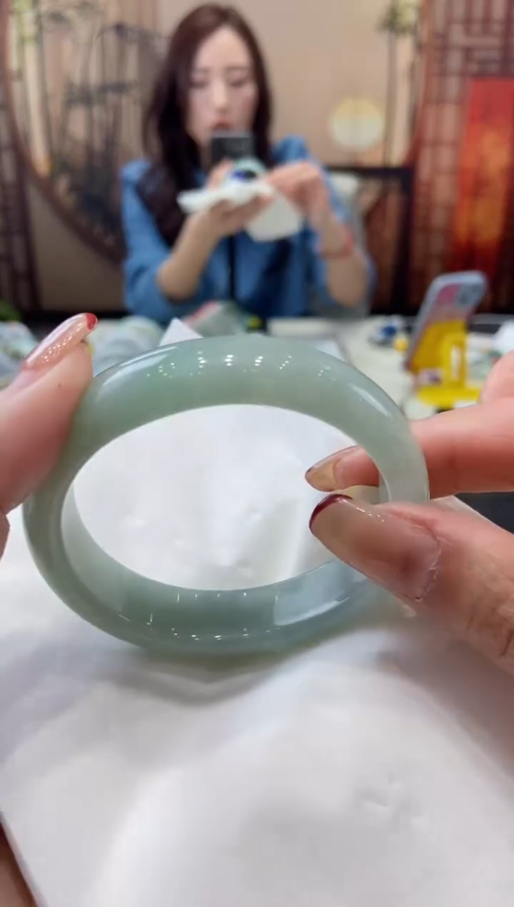 【闪购商品】翡翠手镯未镶嵌00007620