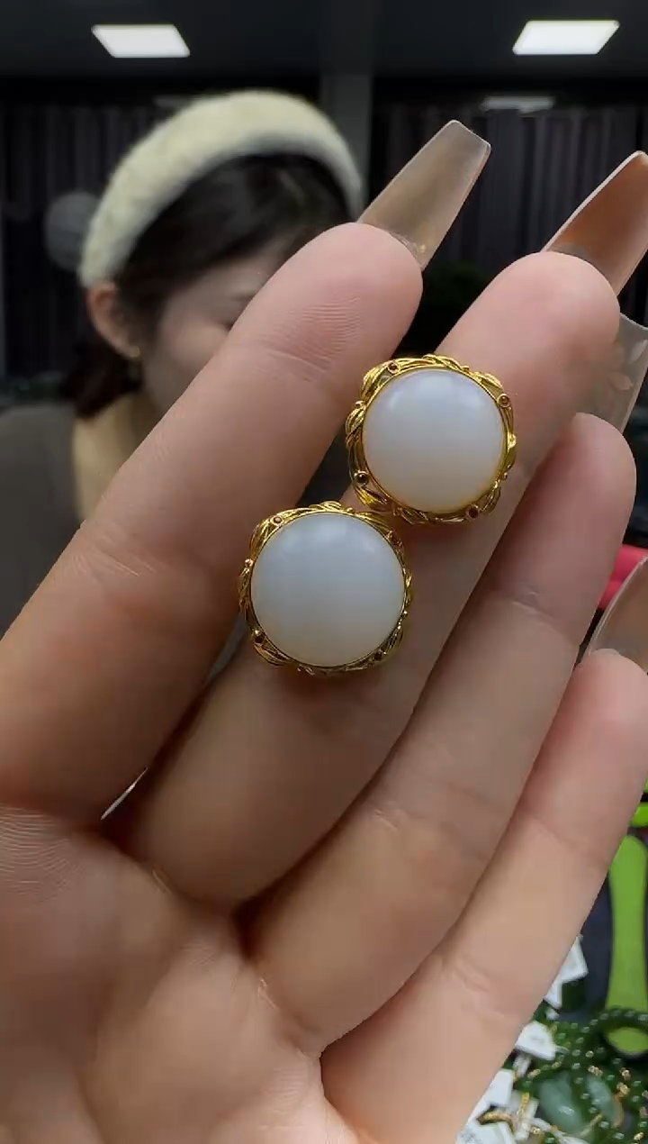 【闪购商品】和田玉挂件18K金镶嵌1