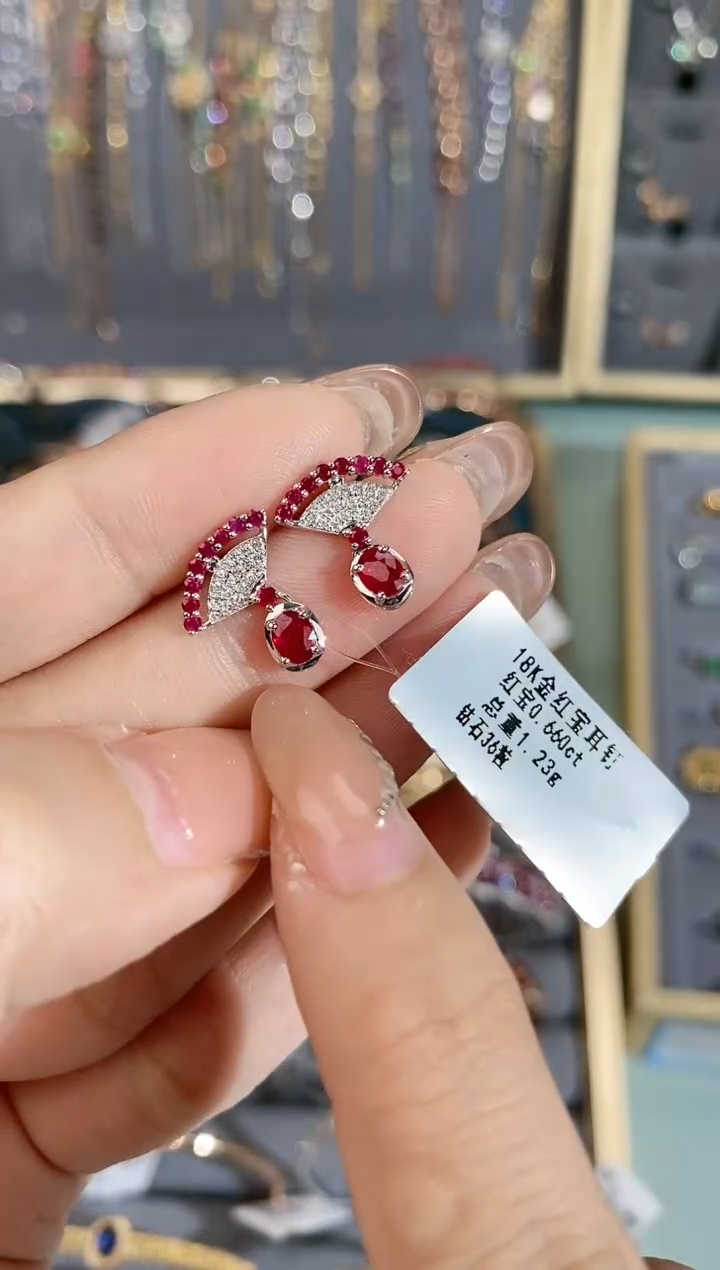 【闪购商品】红宝石耳饰18K金镶嵌耳钉