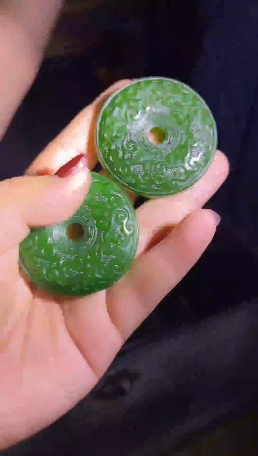 和田玉未镶嵌颈饰和田玉满绿 平安扣  其中一块给