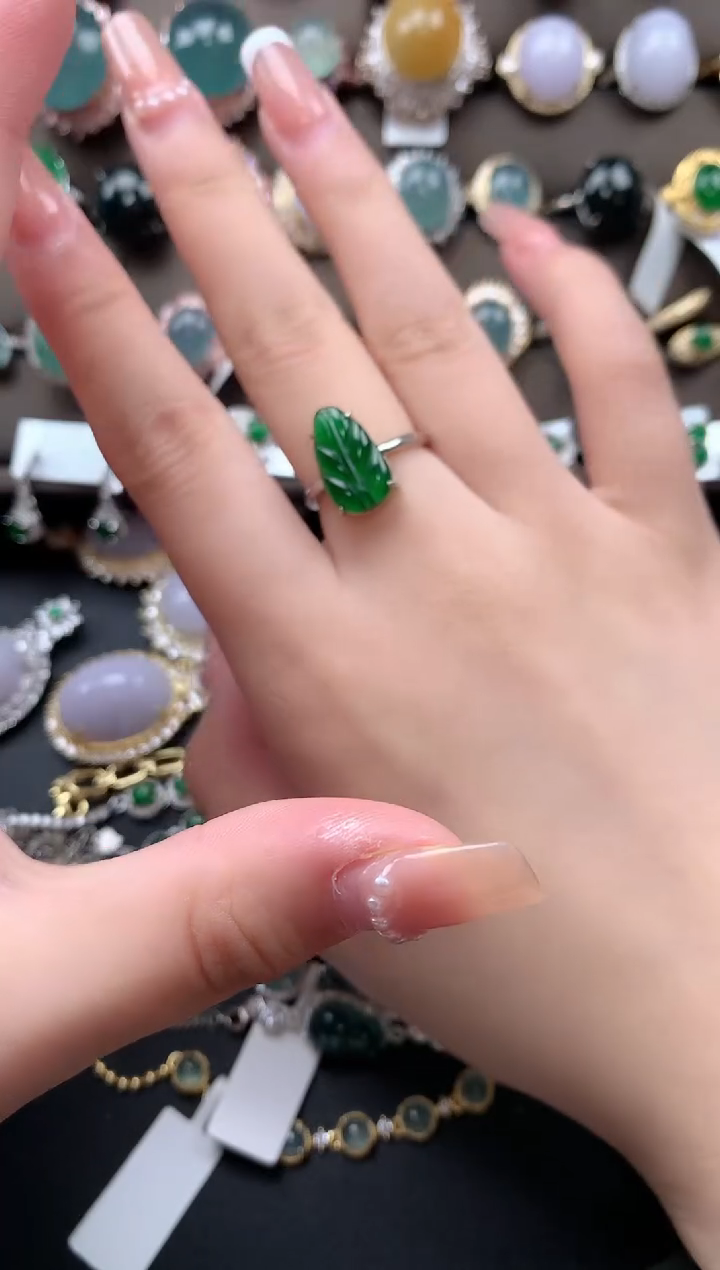 【闪购商品】翡翠戒指银S925镶嵌52141