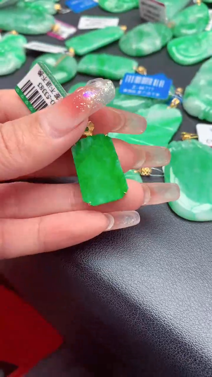 【闪购商品】翡翠颈饰18K金镶嵌挂件