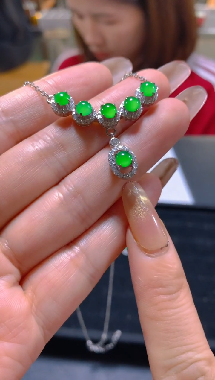 颈饰未镶嵌翡翠多样性发一