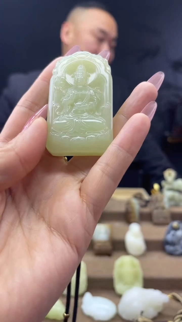 颈饰未镶嵌和田玉1