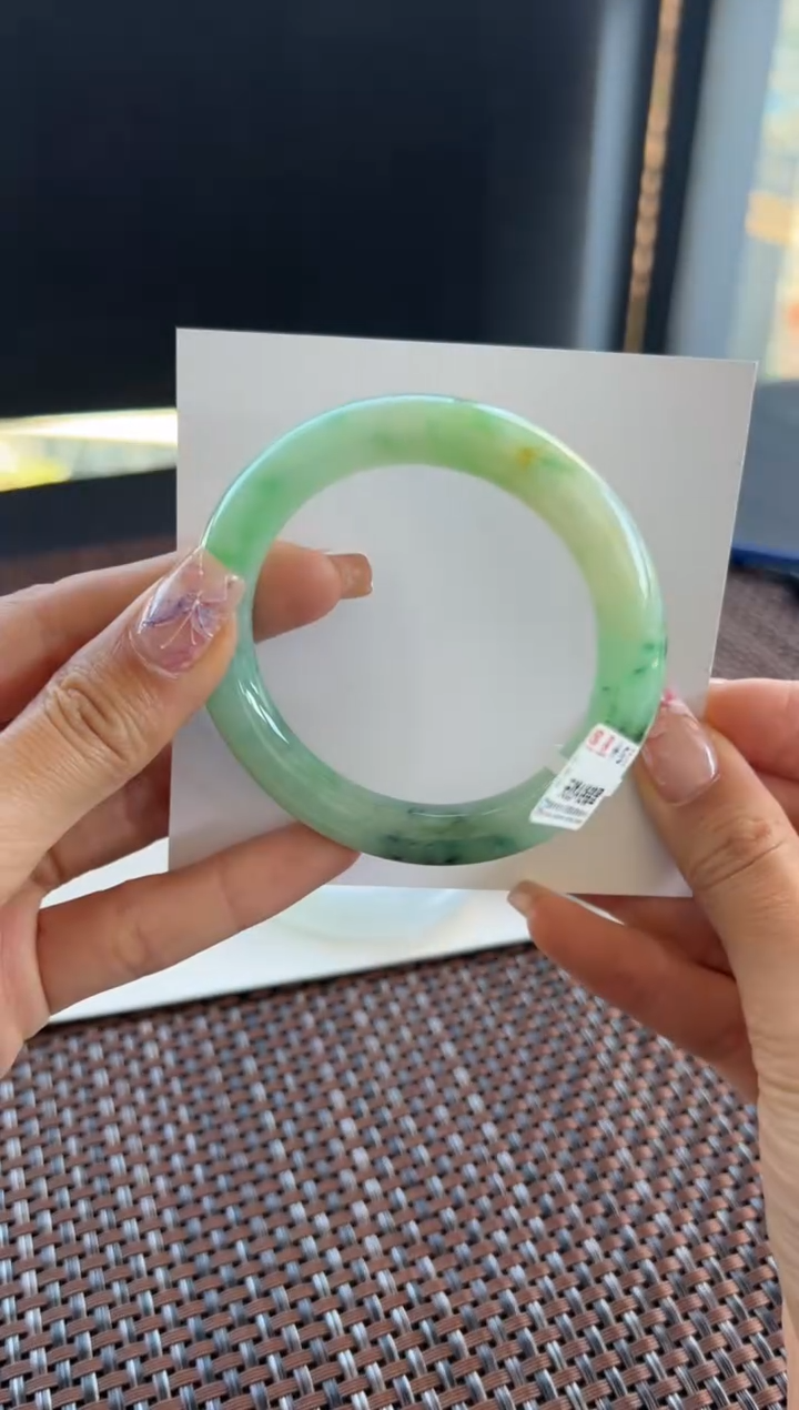 【闪购商品】翡翠手镯未镶嵌52号52.8*10*9.6