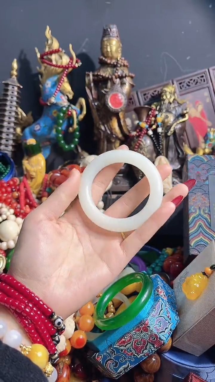 【闪购商品】和田玉手镯未镶嵌【闪购商品】白色和田玉手镯88