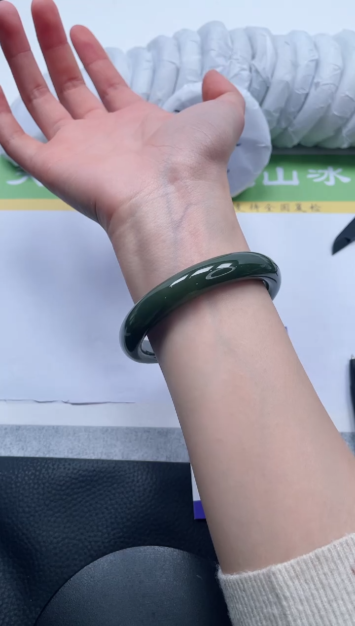 【闪购商品】和田玉手镯未镶嵌A88-57.8