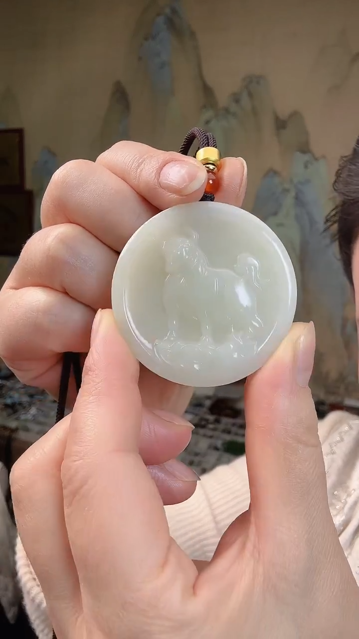 颈饰未镶嵌和田玉.