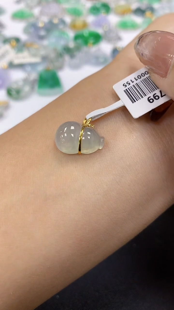 颈饰18K金镶嵌翡翠a货假一赔三支持复检百元上9元证书费自理