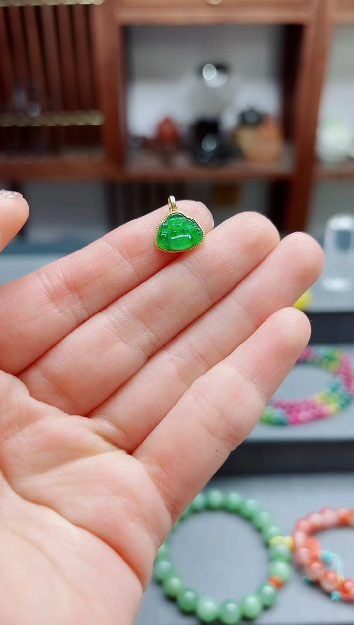 翡翠18K金镶嵌颈饰18K金翡翠佛公吊坠ZX赠链