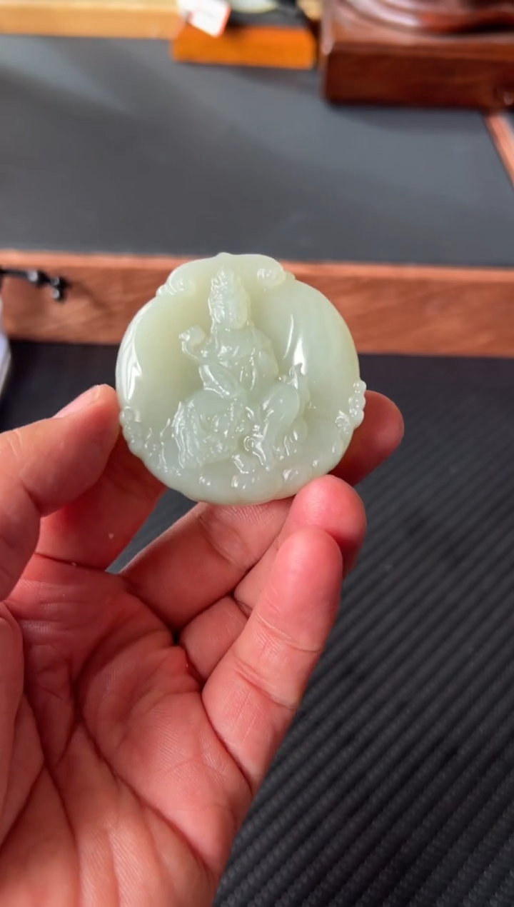 【闪购商品】和田玉未镶嵌把件且末微色差近矿