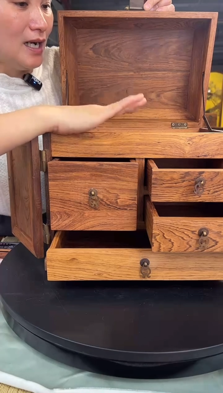 李*妥DZ118-P7MK-官皮箱(雕花）（拍）