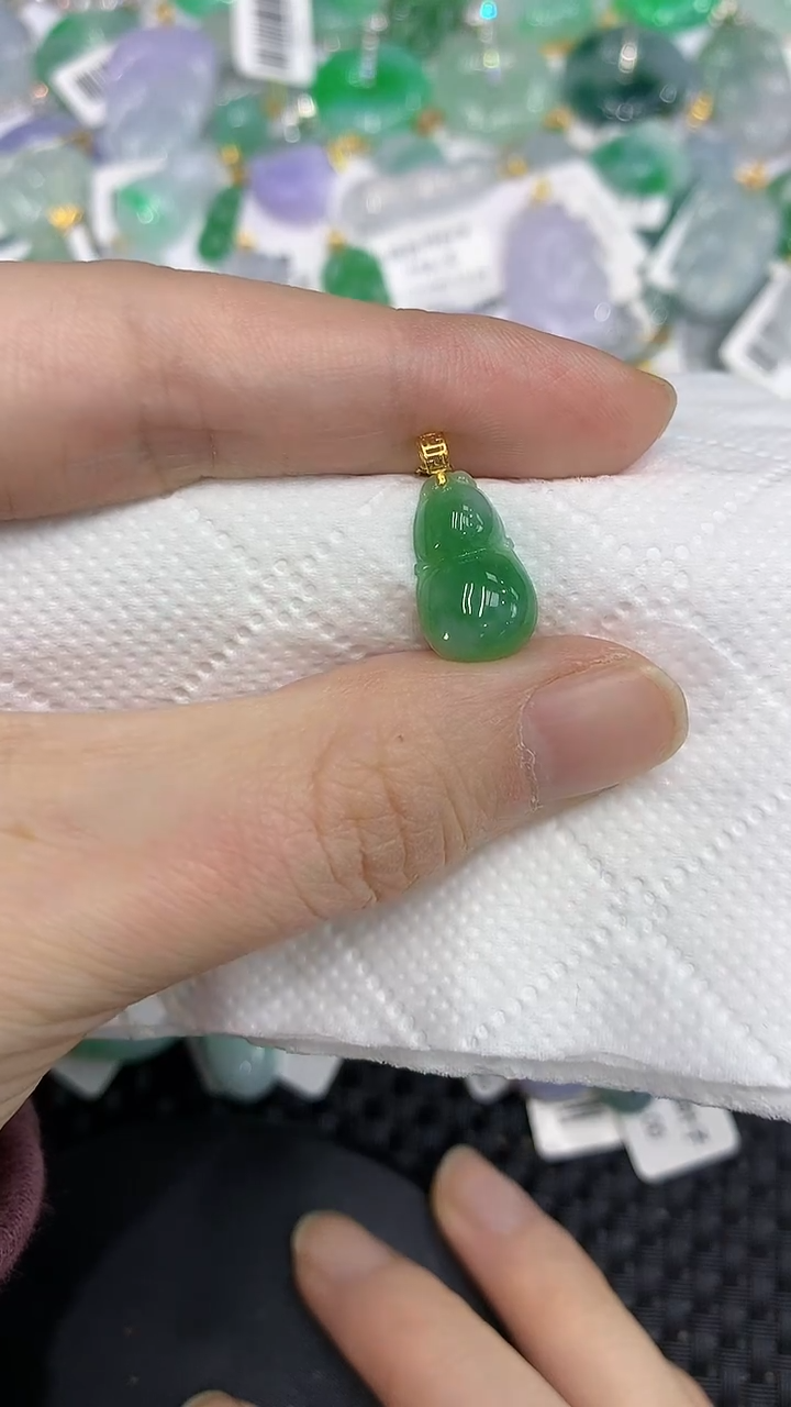 颈饰18K金镶嵌翡翠1111111111111