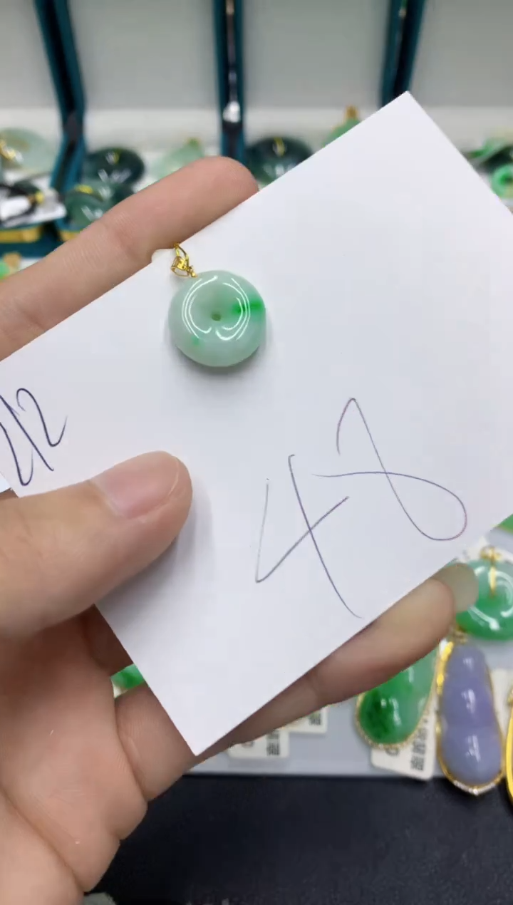 【闪购商品】翡翠颈饰18K金镶嵌翡翠