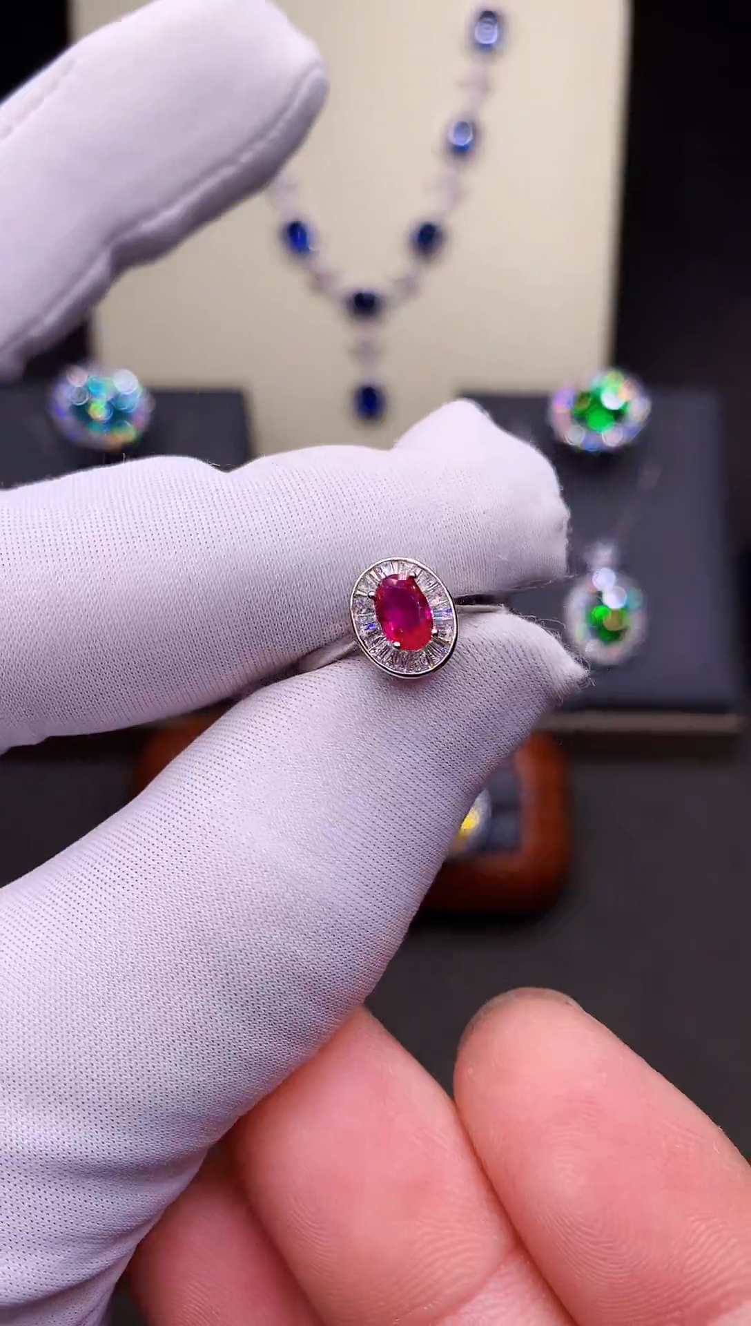 银S925镶嵌戒指红宝石······