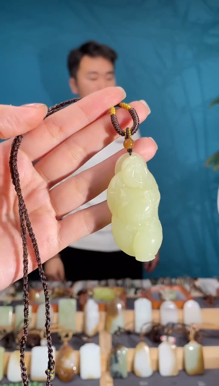 颈饰未镶嵌和田玉1