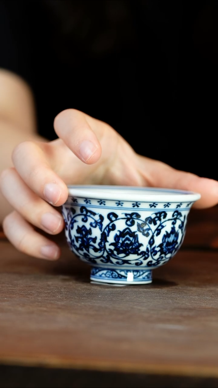 景德镇陶瓷茶具茶杯中