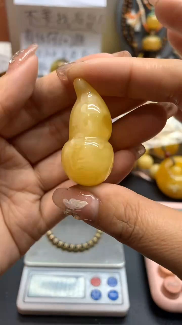 【闪购商品】未镶嵌琥珀珠宝奇石1064