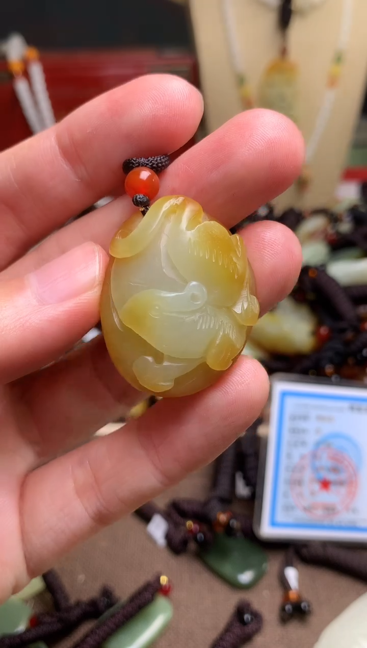 颈饰未镶嵌和田玉新疆料青海料清水和田玉吊坠