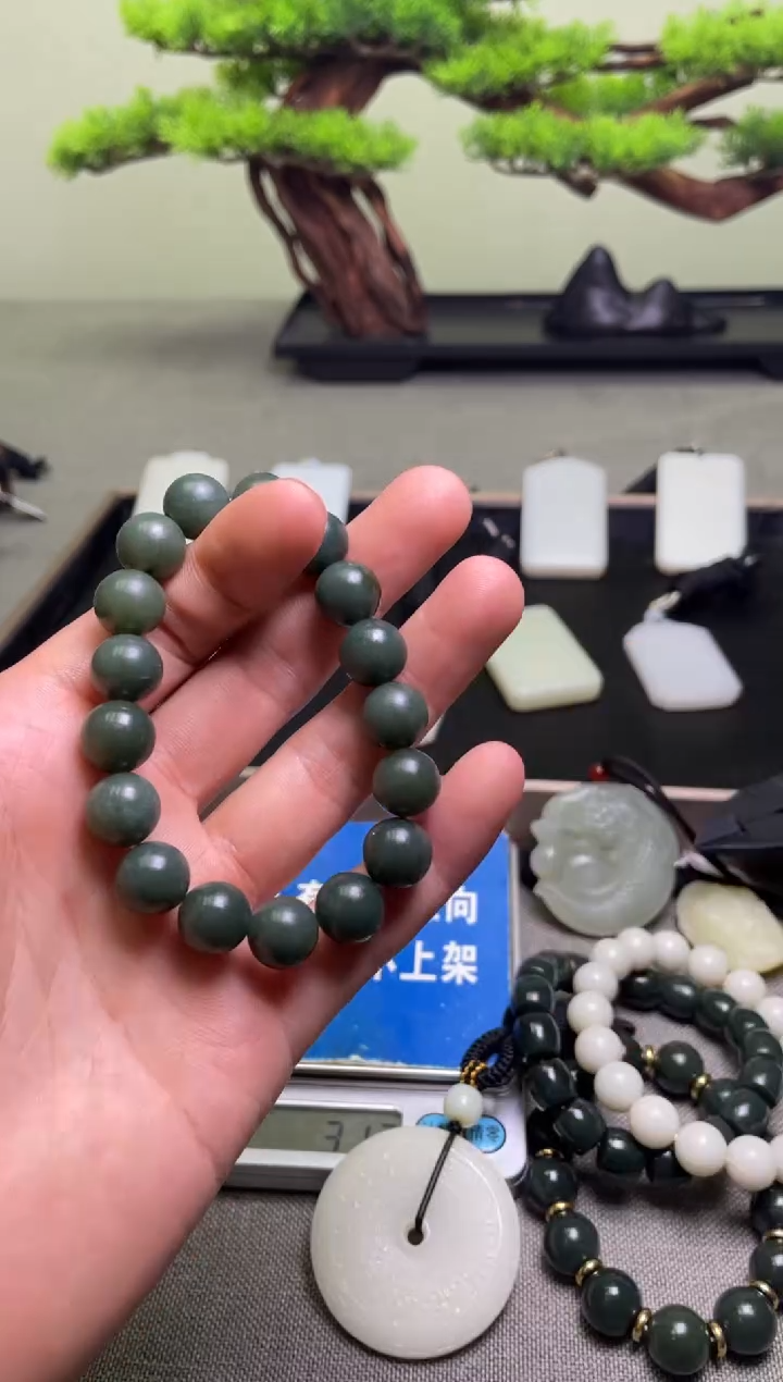 颈饰未镶嵌和田玉1