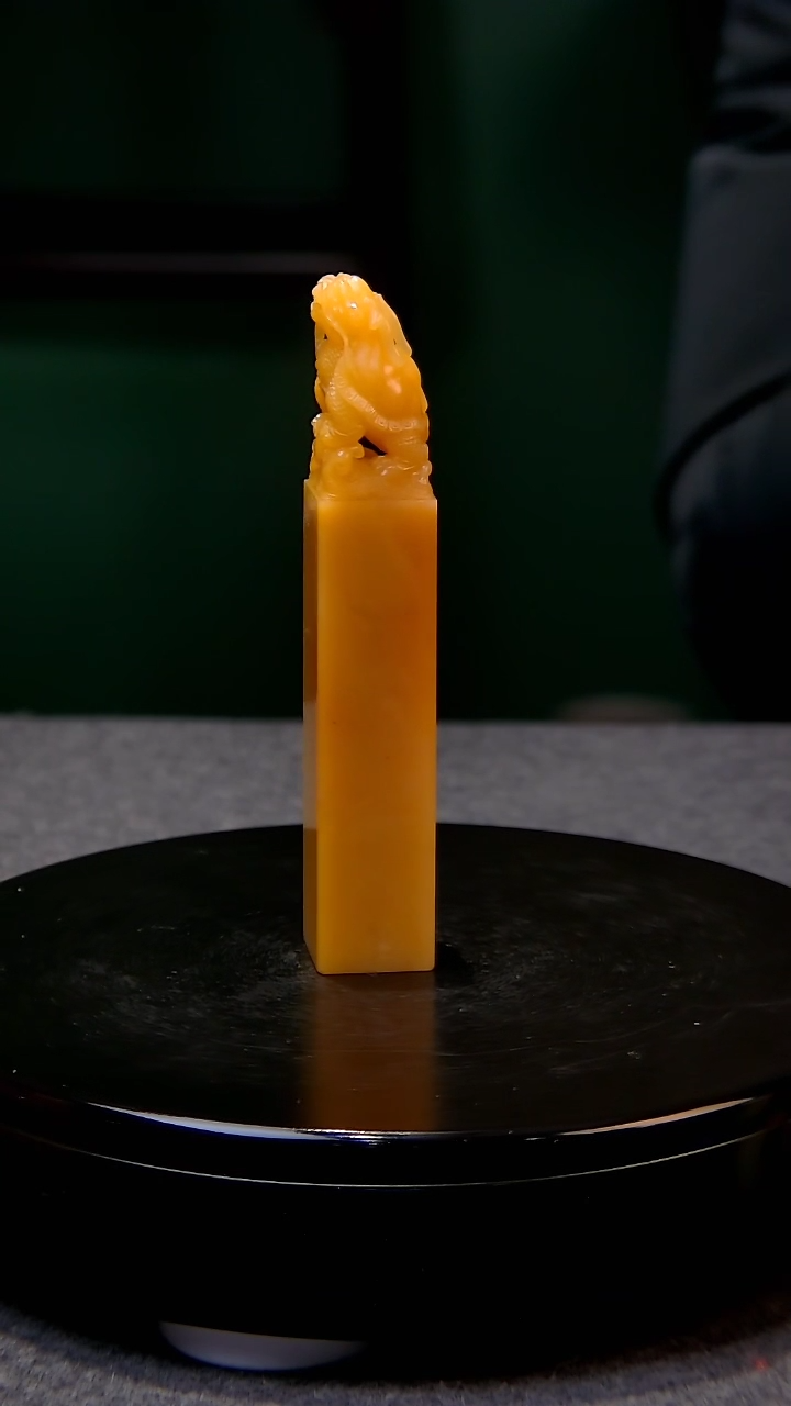 【闪购商品】田黄石麦芽黄龙龟雕钮