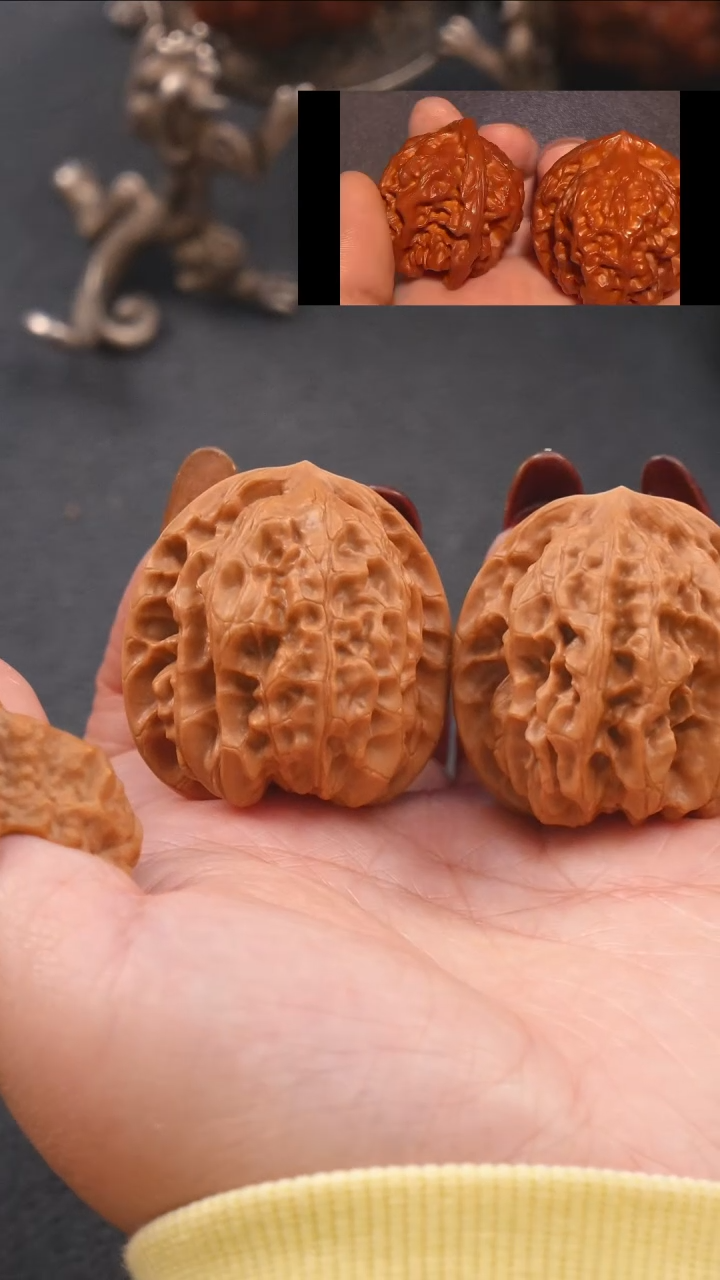 【闪购商品】文玩核桃把件37蜡皮磐石