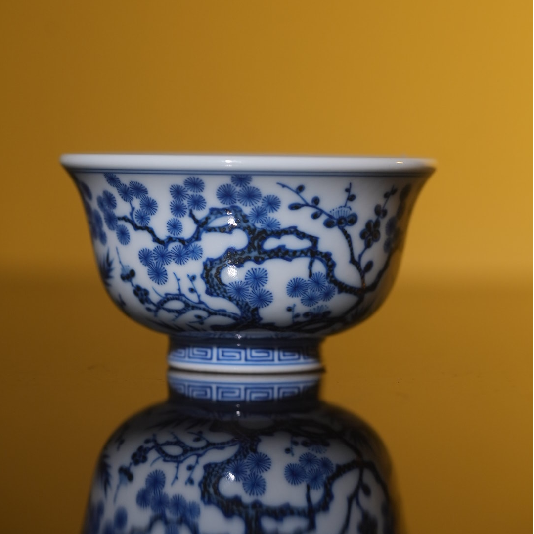 景德镇和然窑制青花松竹梅压手杯#陶瓷#瓷器#高端陶瓷#奢侈品