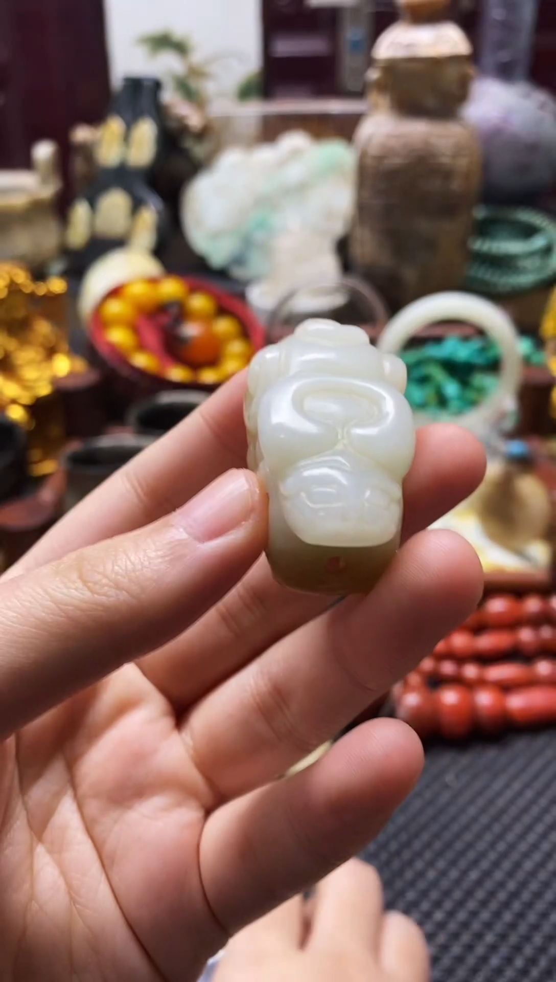 未镶嵌和田玉挂件牛