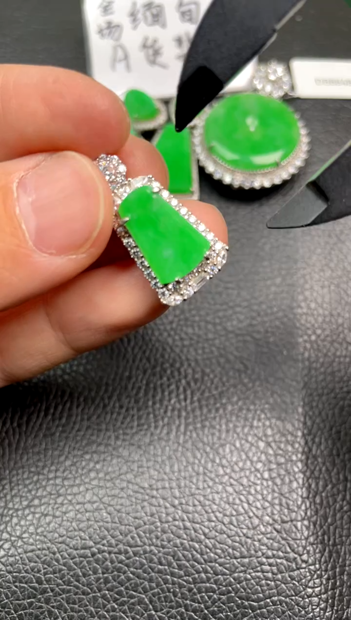 【闪购商品】翡翠吊坠(不含链)银S925镶嵌吊坠