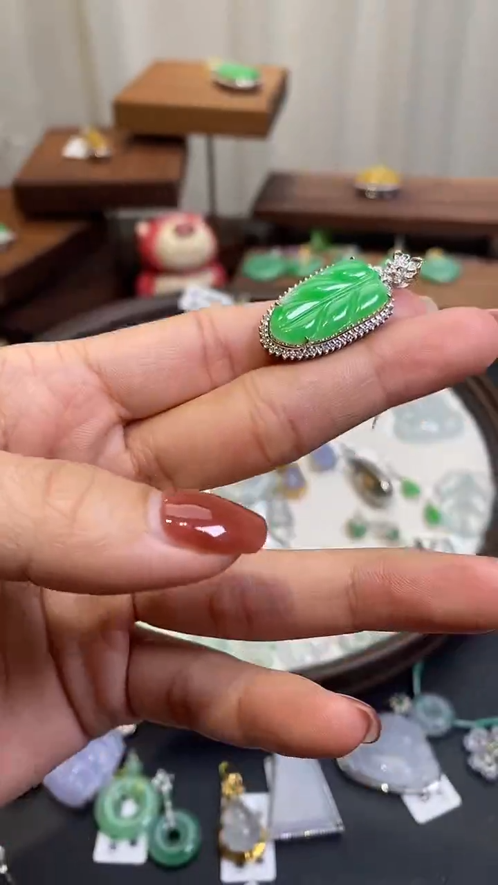 【闪购商品】翡翠颈饰18K金镶嵌如意