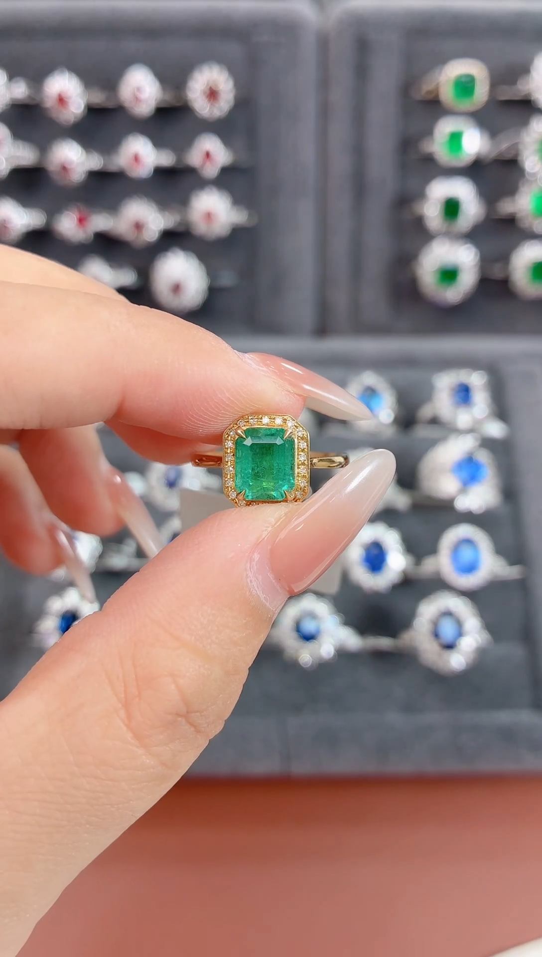 18K金镶嵌18K戒指祖母绿-1.77克拉