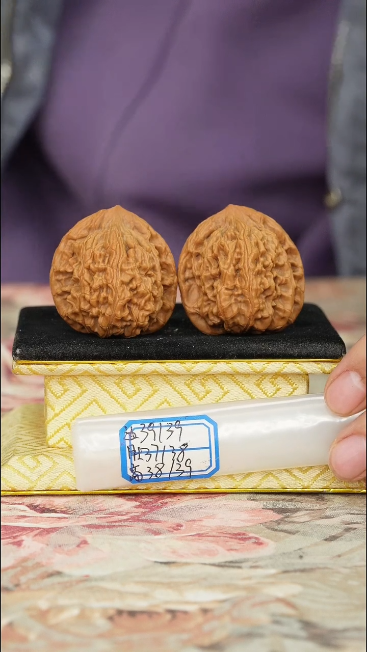 【闪购商品】文玩核桃把件望月