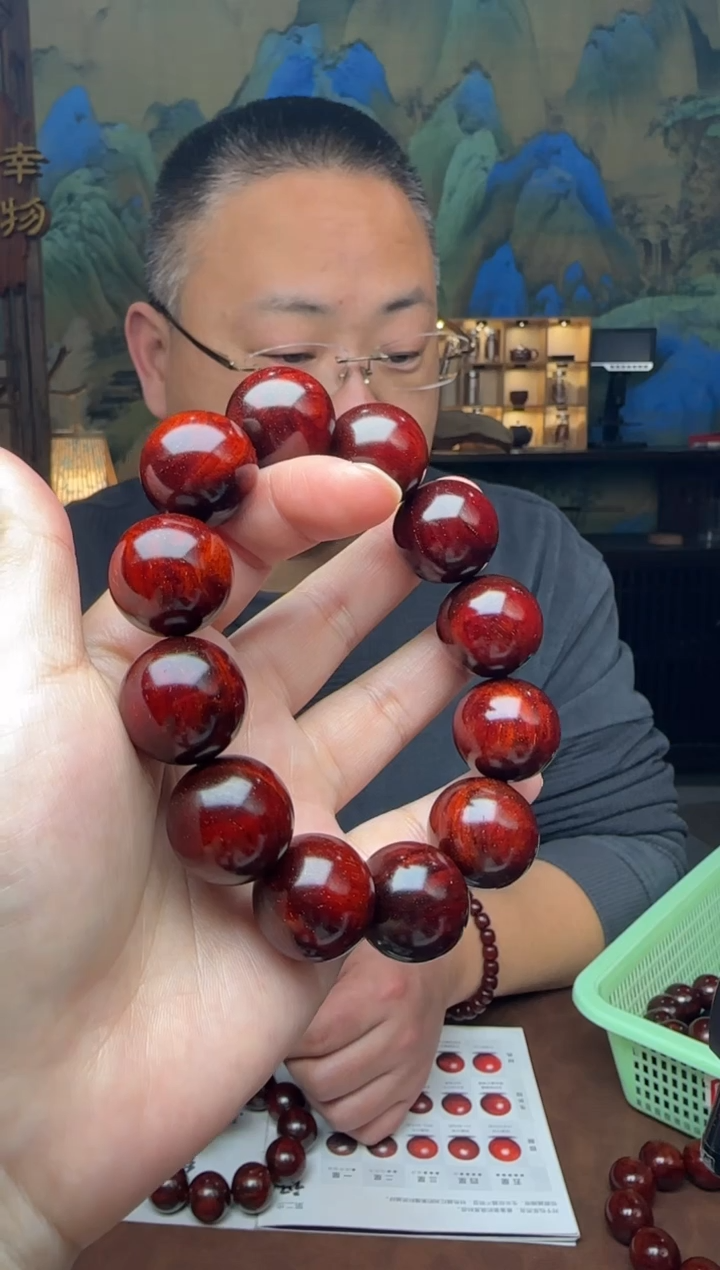 【闪购商品】小叶紫檀手串/手链2.0*12颗水波满金星