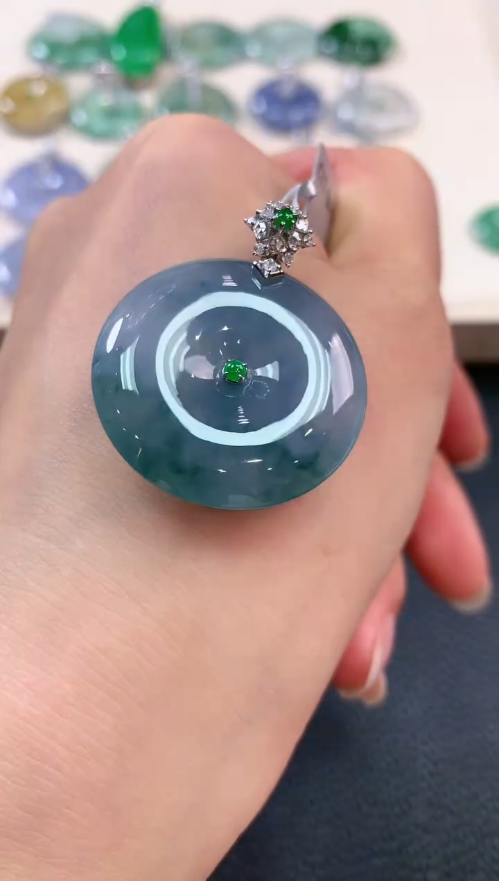 【闪购商品】翡翠吊坠(不含链)18K金镶嵌b46不退换多样性一件发货