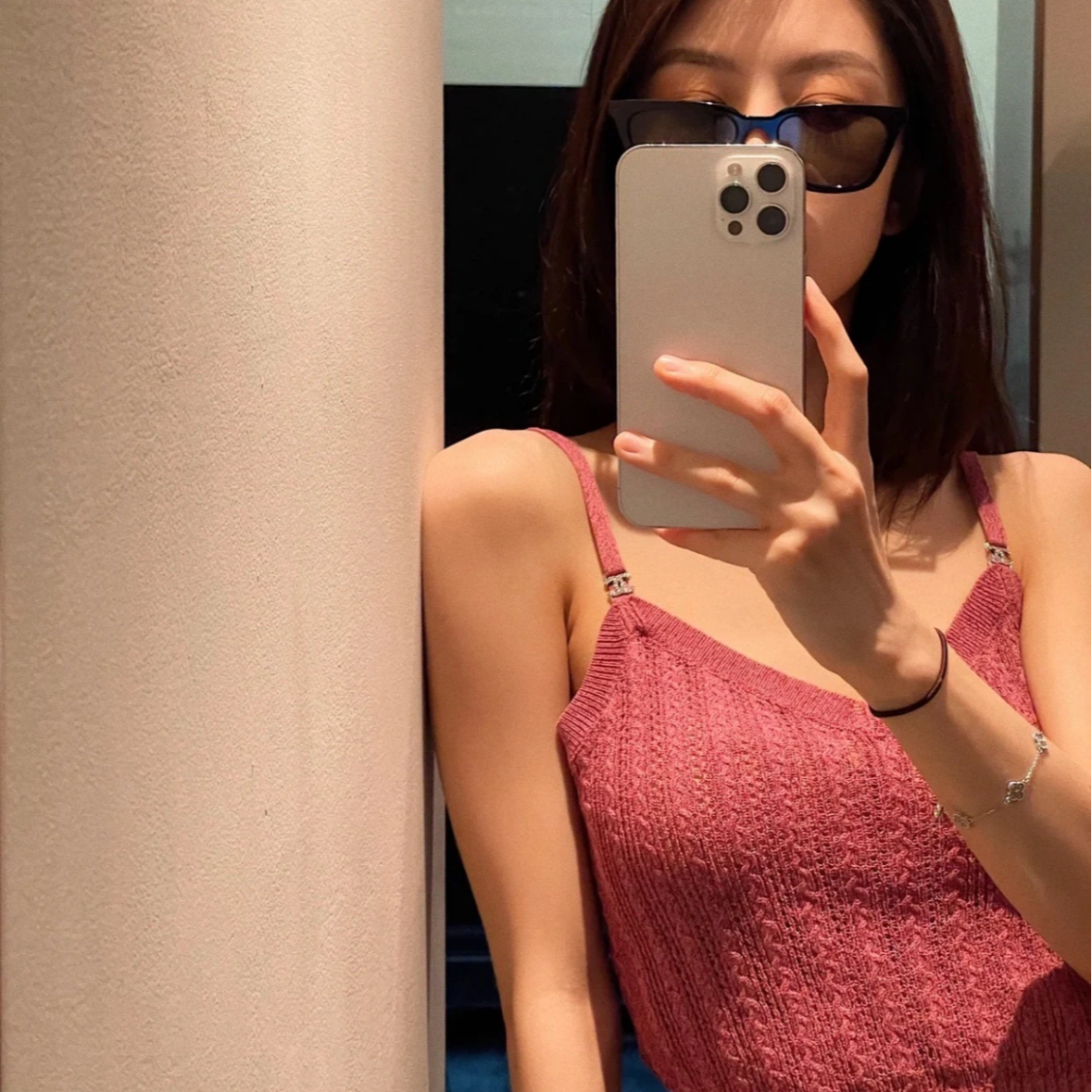 99新 Chanel/香奈儿 38码21P粉色真丝双C钻扣针织吊带背心