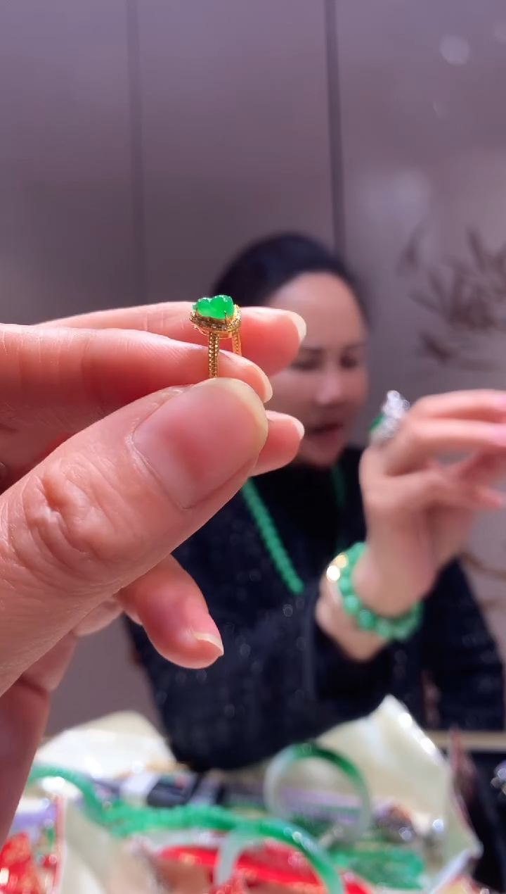【闪购商品】翡翠戒指18K金镶嵌戒指 