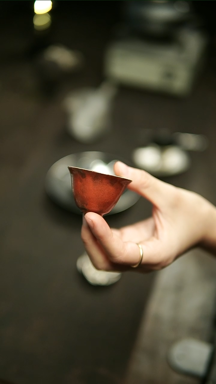 【闪购商品】云龙陶泥红釉小撇杯